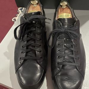 Leather Hugo Boss Sneakers.very little signs of ware